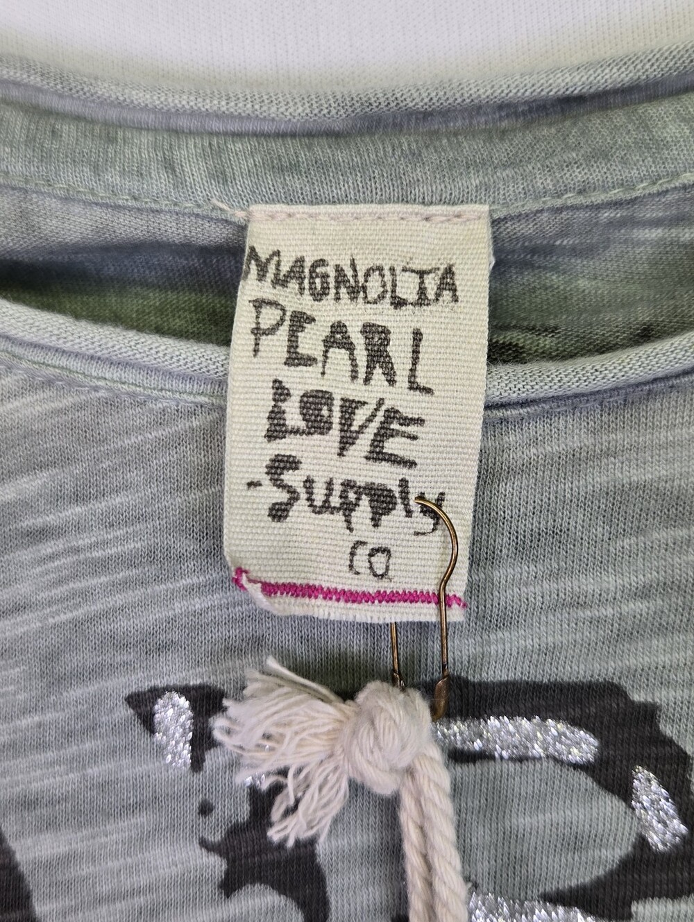 Magnolia Pearl Butterfly Ensemble Viggo Tee Glitter Accent Cotton One Size NEW - Picture 3 of 16